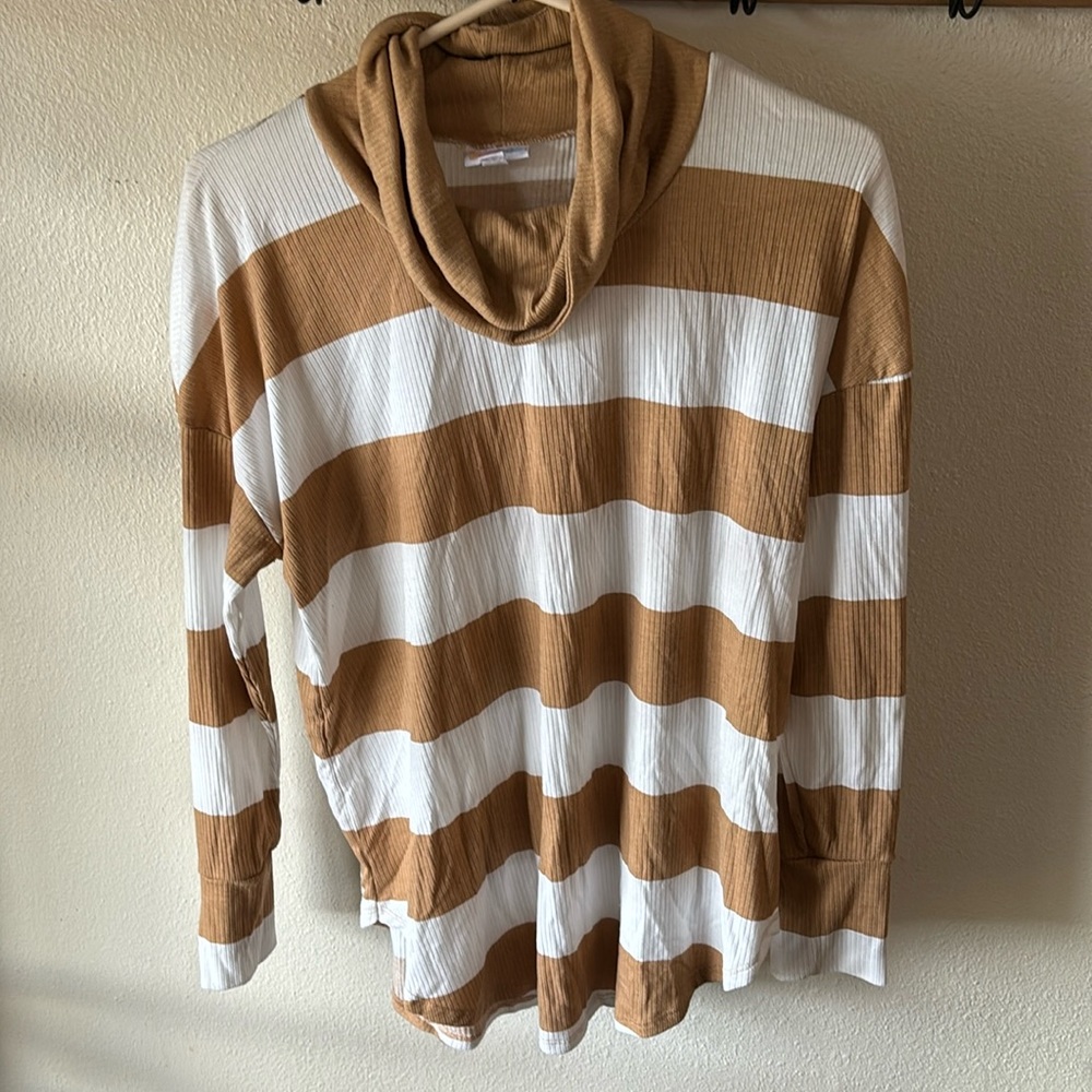 Lularoe shirt size L